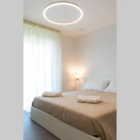 Luxury Appartament Jacuzzi Apartment