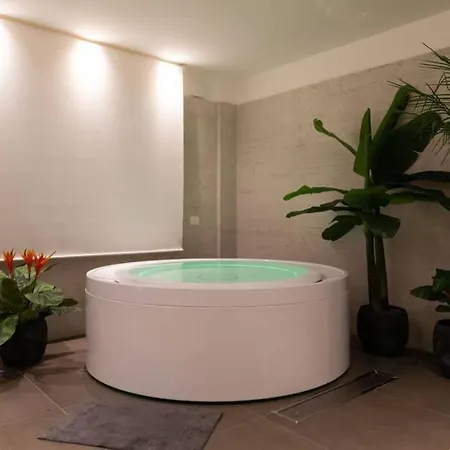 Luxury Appartament Jacuzzi Apartamento *